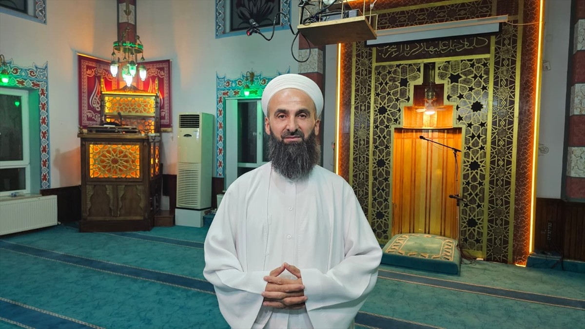 Çorum'da din görevlisinin müezzinlik mahfilinden düşen çocuğun görevli imam Mustafa Uysal...