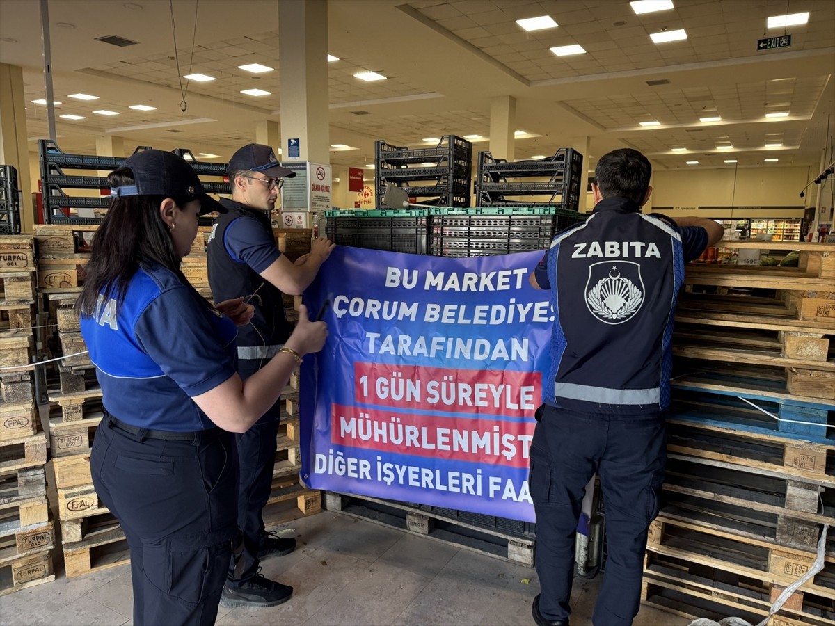 Çorum'da son kullanma tarihi geçmiş ürün sattığı tespit edilen zincir market şubesine 1 günlük...