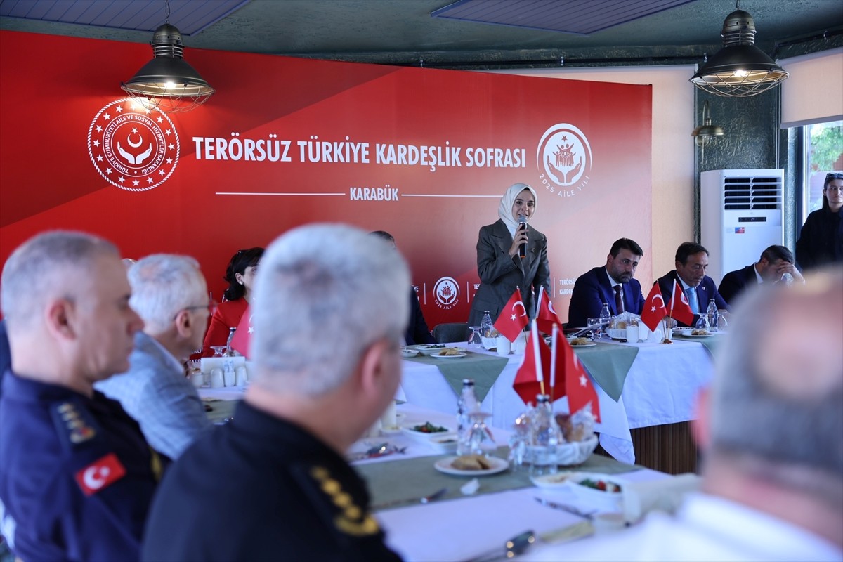 Cumhurbaşkanı Recep Tayyip Erdoğan'ın liderliğinde başlatılan "Terörsüz Türkiye" süreci kapsamında...