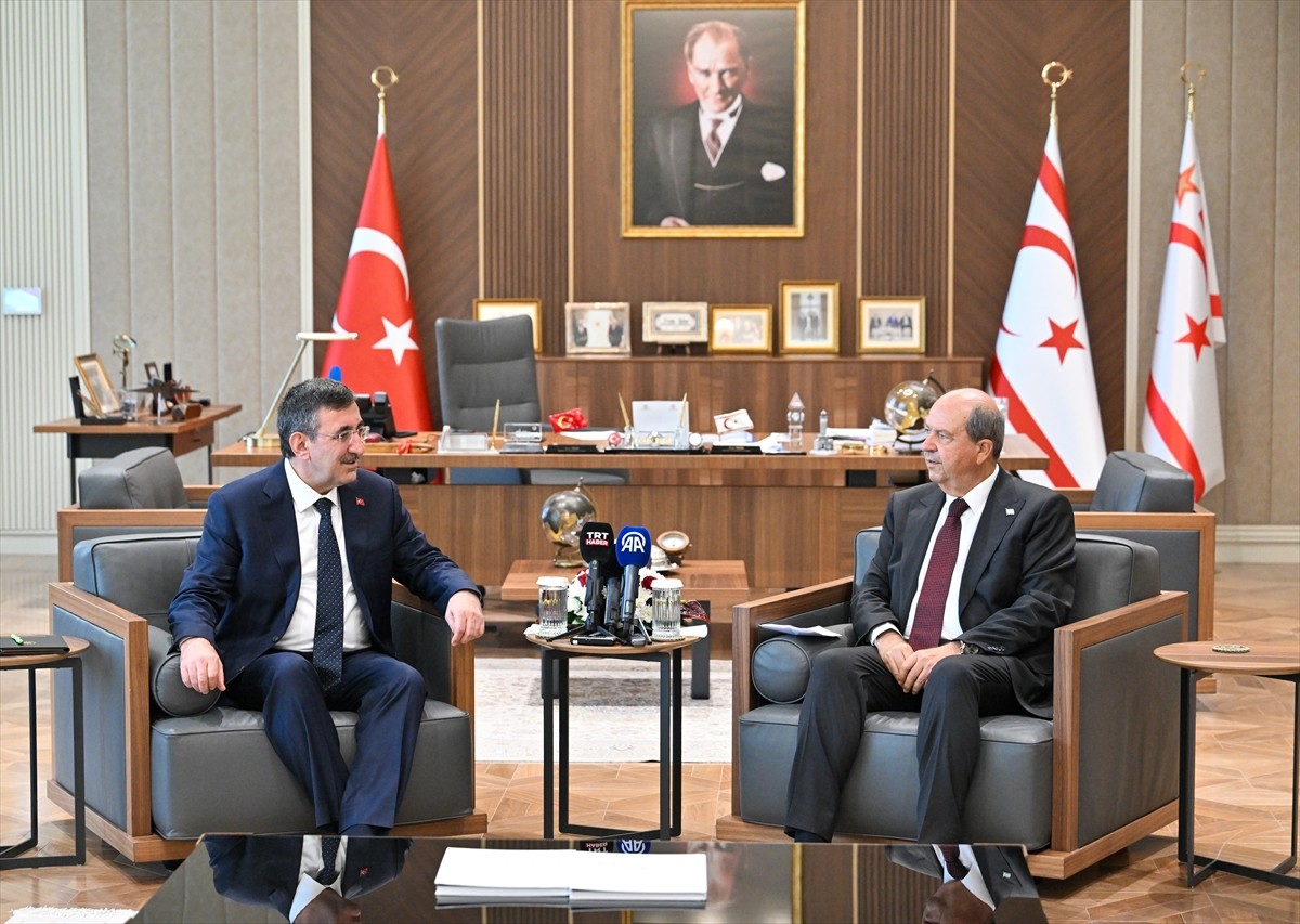 Cumhurbaşkanı Yardımcısı Cevdet Yılmaz, KKTC Cumhurbaşkanı Ersin Tatar tarafından Cumhurbaşkanlığı...