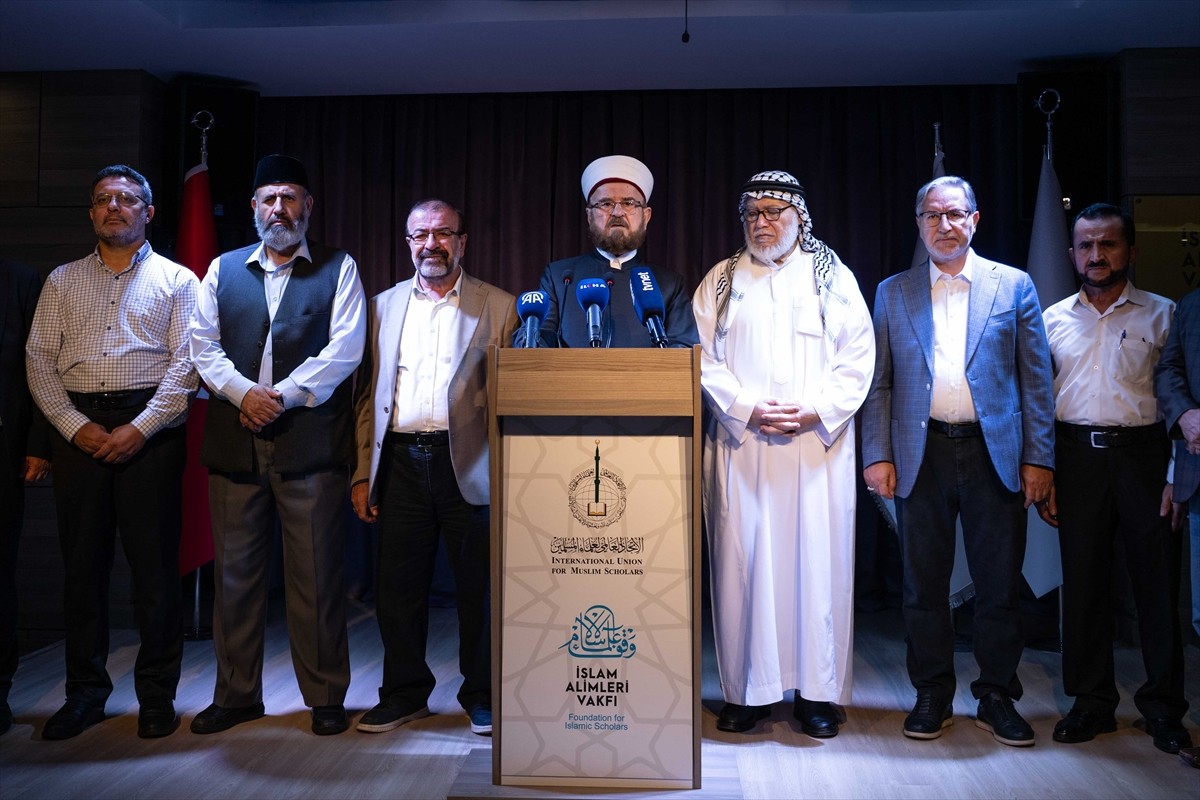 Dünya Müslüman Alimler Birliği ve Türkiye'deki İslam Alimleri Vakfı işbirliğinde düzenlenecek...
