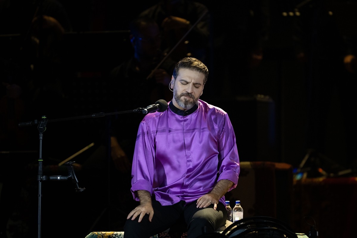 Dünya müziği geleneğinin usta isimlerinden biri olarak gösterilen Sami Yusuf, uzun bir aranın...