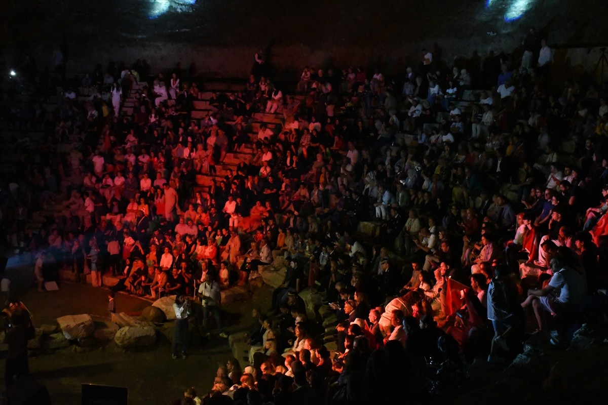 Düzce'deki Prusias ad Hypium Antik Kenti'nde 30 Ağustos Zafer Bayramı'nın 103. yıl dönümü...