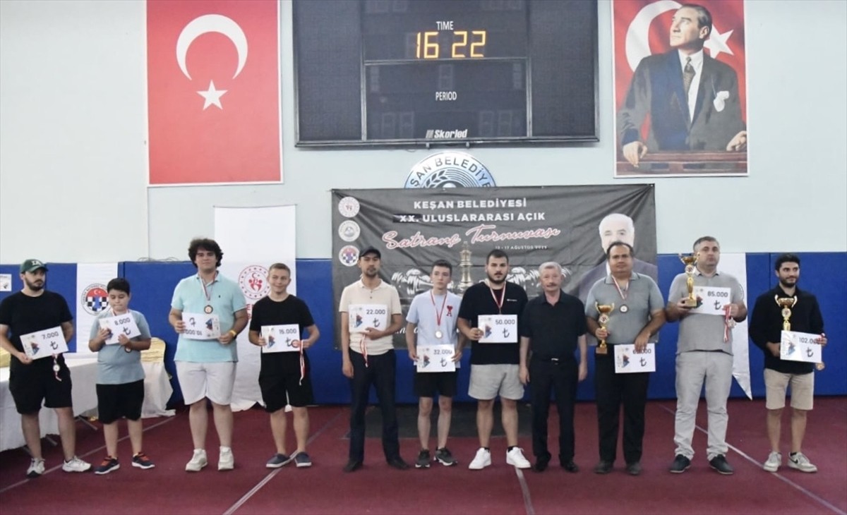 Edirne'nin Keşan ilçesinde düzenlenen 20. Uluslararası Açık Satranç Turnuvası tamamlandı. Türkiye...