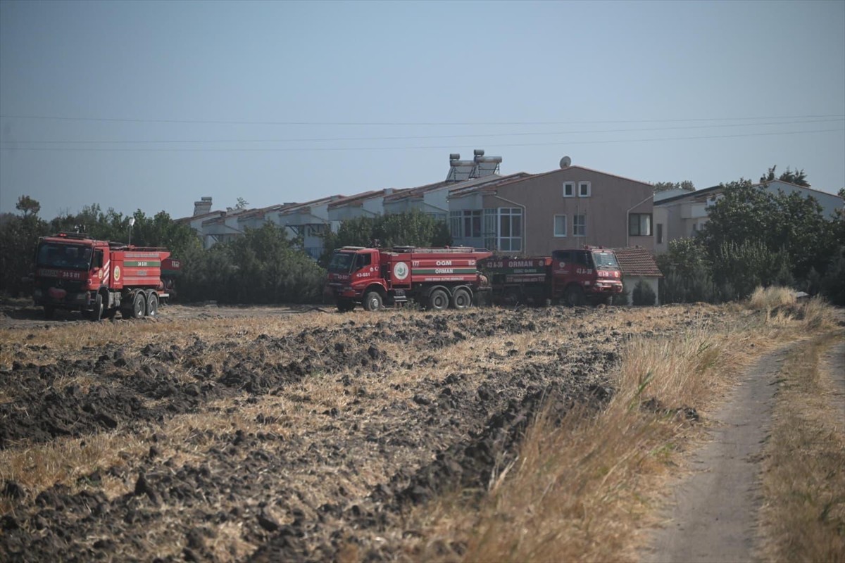 Edirne Valisi Yunus Sezer, orman yangınından etkilenen Büyükevren ve Gülçavuş köylerini ziyaret...