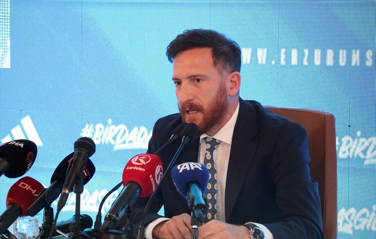 Erzurumspor FK'nın yeni sezon öncesi yaptığı transferlerin tanıtımı için Palandöken Dağı'ndaki bir...