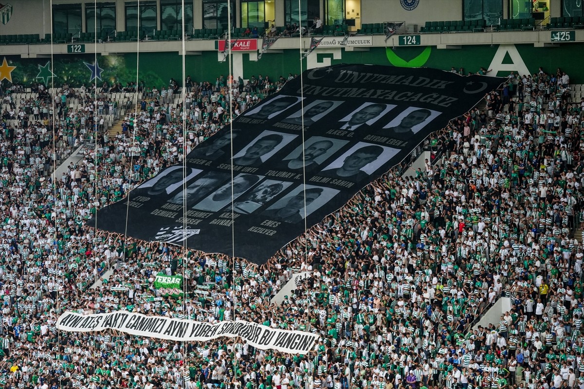 Eskişehirspor ve Bursaspor, bilet gelirinin yanan orman alanlarının yeniden ağaçlandırılmasına...