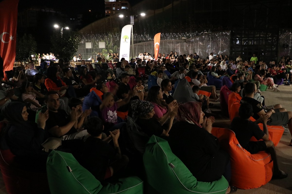 Gaziantep'te Şehitkamil Belediyesi tarafından "Gökyüzü gözlem şenliği" düzenlendi. İbrahimli...
