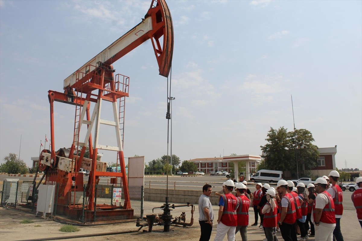 Gençlik ve Spor Bakanlığı ile Türkiye Petrolleri Anonim Ortaklığı (TPAO), enerji alanında eğitim...