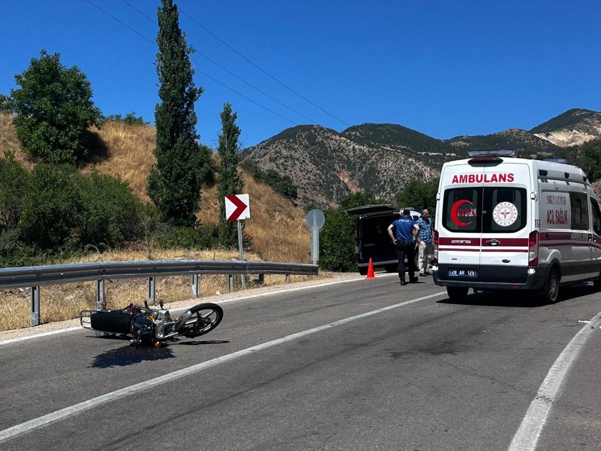 Giresun'un Şebinkarahisar ilçesinde meydana gelen motosiklet kazasında sürücü hayatını kaybetti....