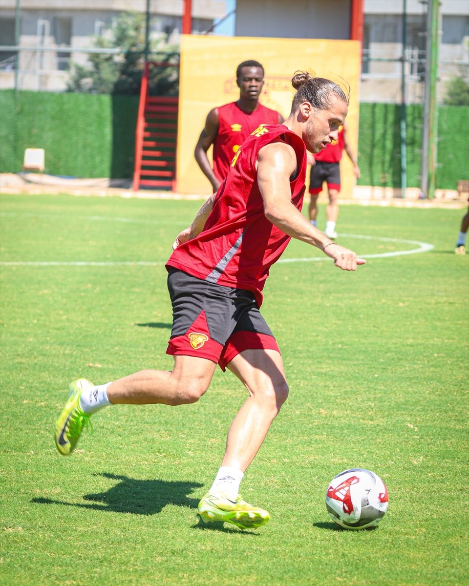 Göztepe, Trendyol Süper Lig'in 3. haftasında yarın deplasmanda Fatih Karagümrük ile karşılaşacak....