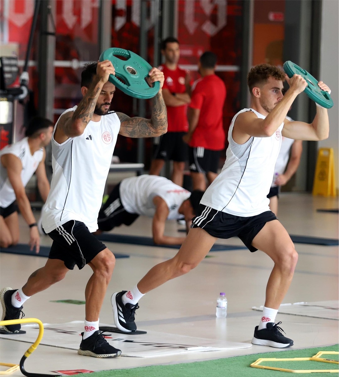 Hesap.com Antalyaspor, Trendyol Süper Lig'in 2. haftasında 17 Ağustos Pazar günü deplasmanda...