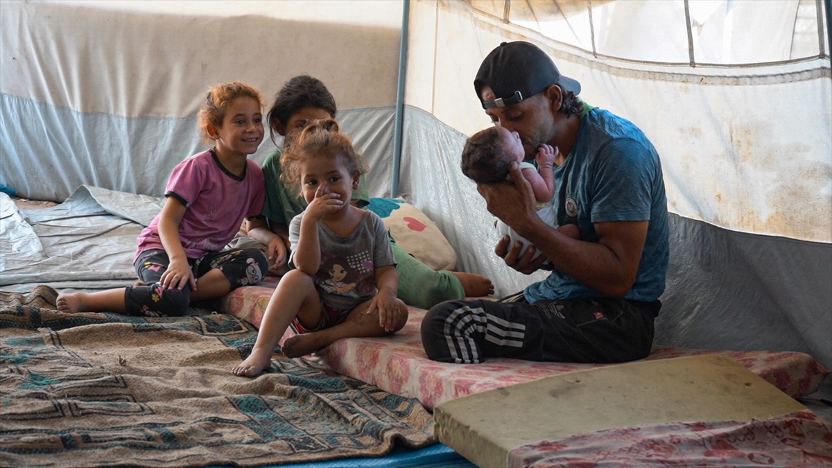 İsrail'in 2014 yılında Gazze'ye düzenlediği saldırılarda iki bacağını da kaybeden 37 yaşındaki...