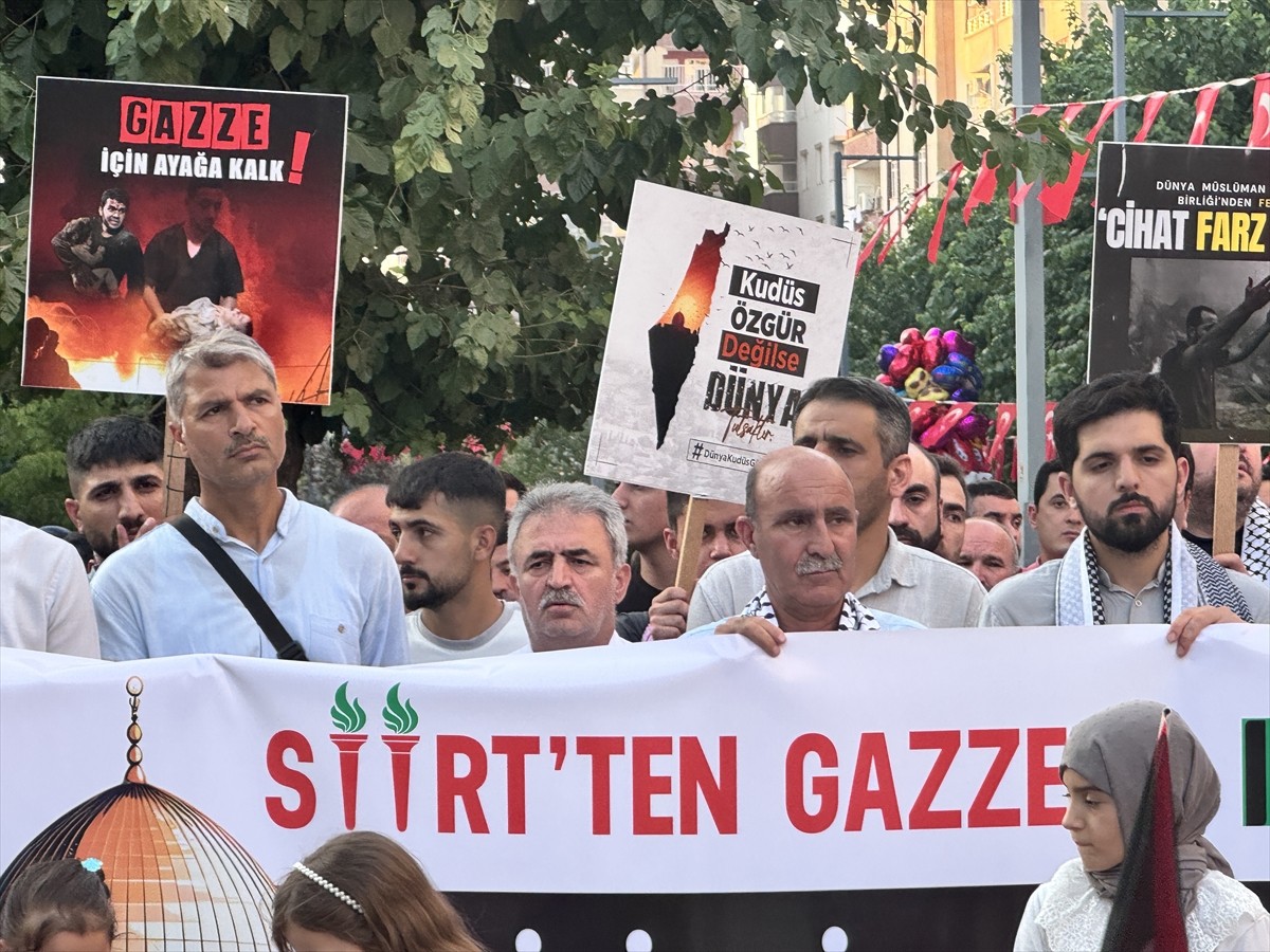 İsrail'in Gazze'ye yönelik saldırıları Siirt'te protesto edildi. Siirt Peygamber Sevdalıları...