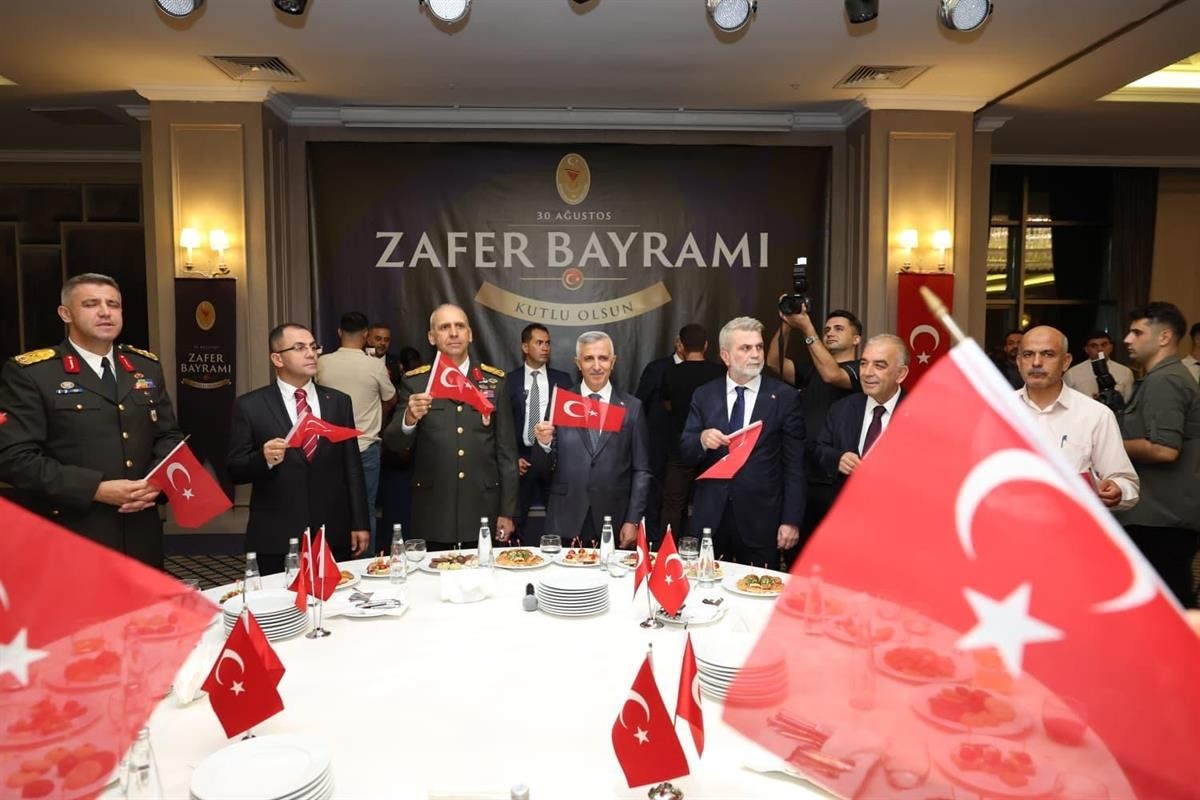 Kahramanmaraş'ta 30 Ağustos Zafer Bayramı dolayısıyla resepsiyon verildi. Programa, Vali Mükerrem...