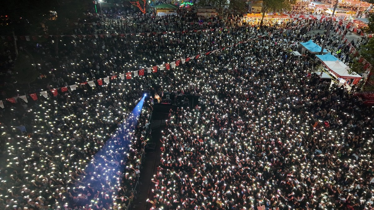 Kahramanmaraş Büyükşehir Belediyesince düzenlenen "2. Uluslararası Geleneksel Ağustos Fuarı" 11...