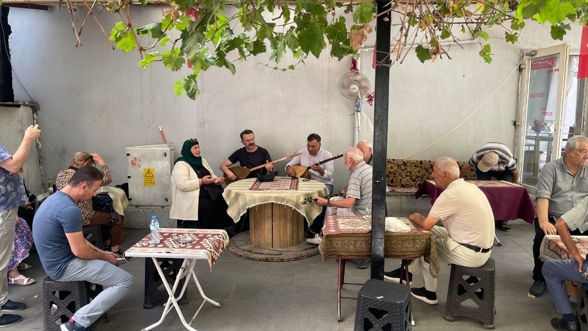 Kahramanmaraş merkezli 6 Şubat 2023 depremlerinden sonra Isparta'ya yerleşen 76 yaşındaki Saadet...