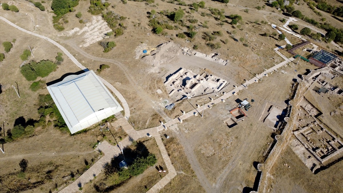 Karabük'ün Eskipazar ilçesinde düzenlenen Uluslararası Sanat Terapisi Çalıştayı başladı....