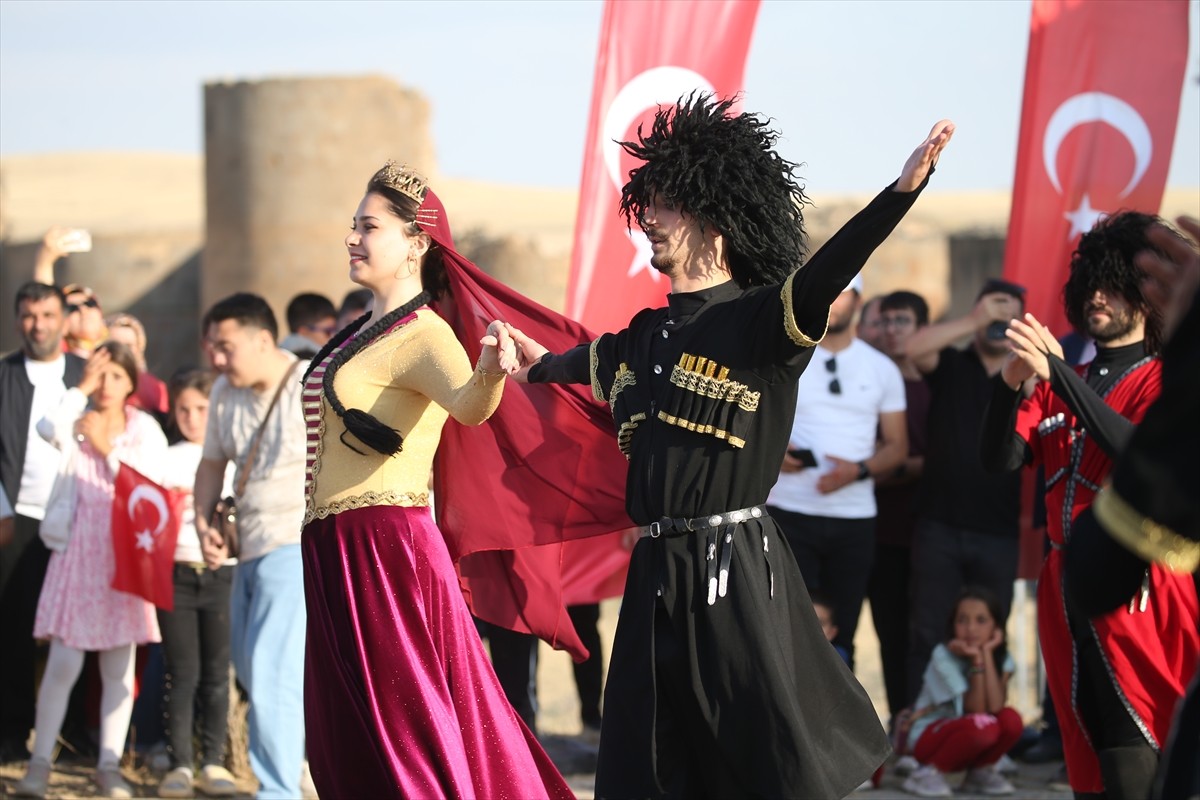 Kars'ta, Büyük Selçuklu Devleti hükümdarı Sultan Alparslan'ın 16 Ağustos 1064'te Ani'yi fethinin...