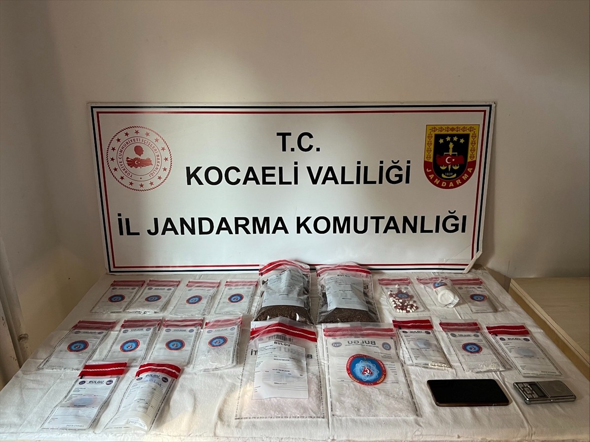 Kocaeli'de düzenlenen uyuşturucu operasyonunda gözaltına alınan 2 şüpheli tutuklandı. Operasyonda...