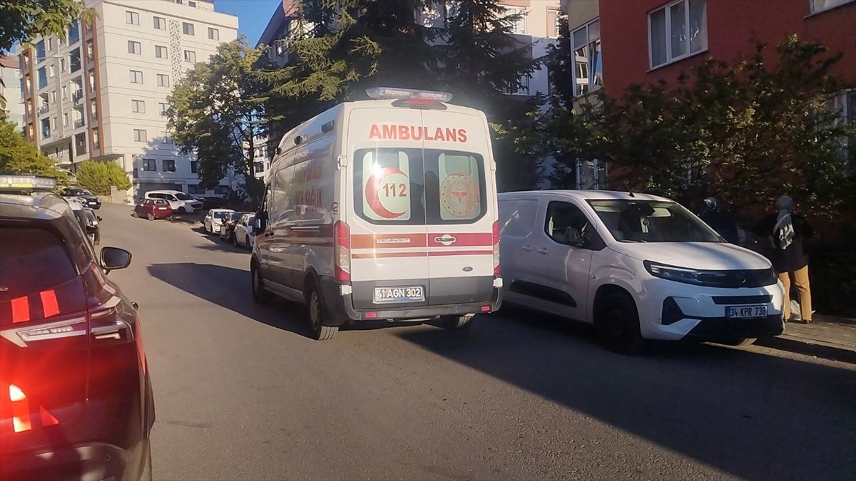 Kocaeli'nin Gebze ilçesinde, karısını tabancayla öldüren kişi intihar girişiminde bulundu.
