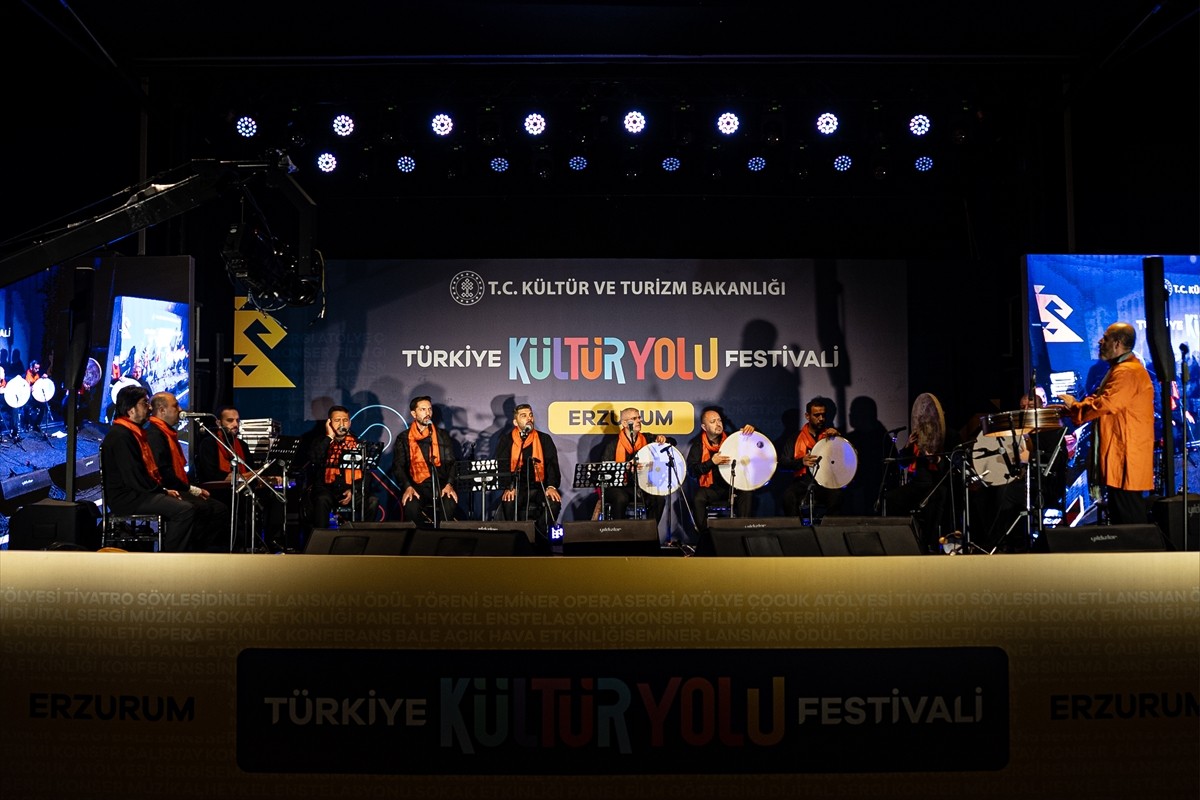 Kültür ve Turizm Bakanlığınca Türkiye Kültür Yolu Festivali kapsamında düzenlenen Erzurum Kültür...