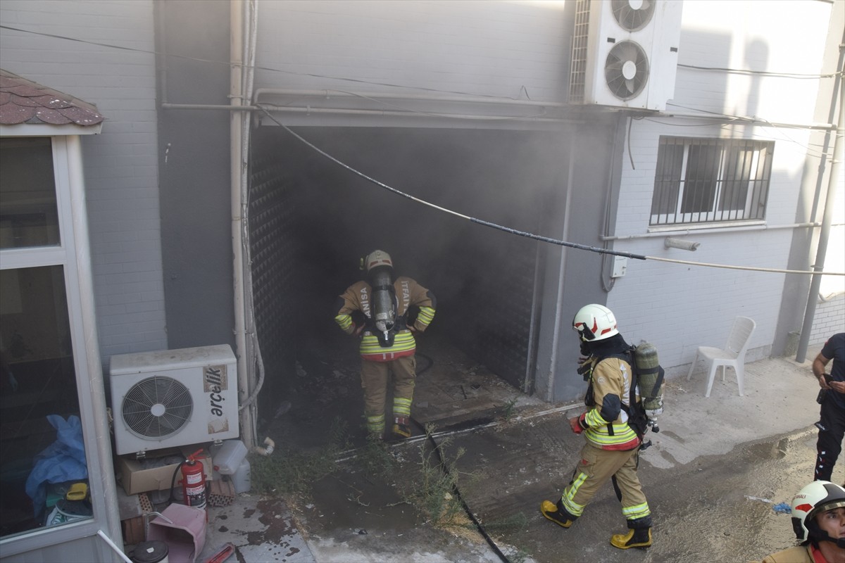 Manisa'nın Turgutlu ilçesinde, 112 Acil Servis istasyonunda çıkan yangın, itfaiye ekiplerince...