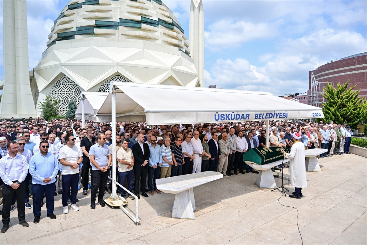 Marifet Yayınlarının kurucusu, yayıncı, siyasetçi ve kültür adamı Ömer Ziya Belviranlı, son...