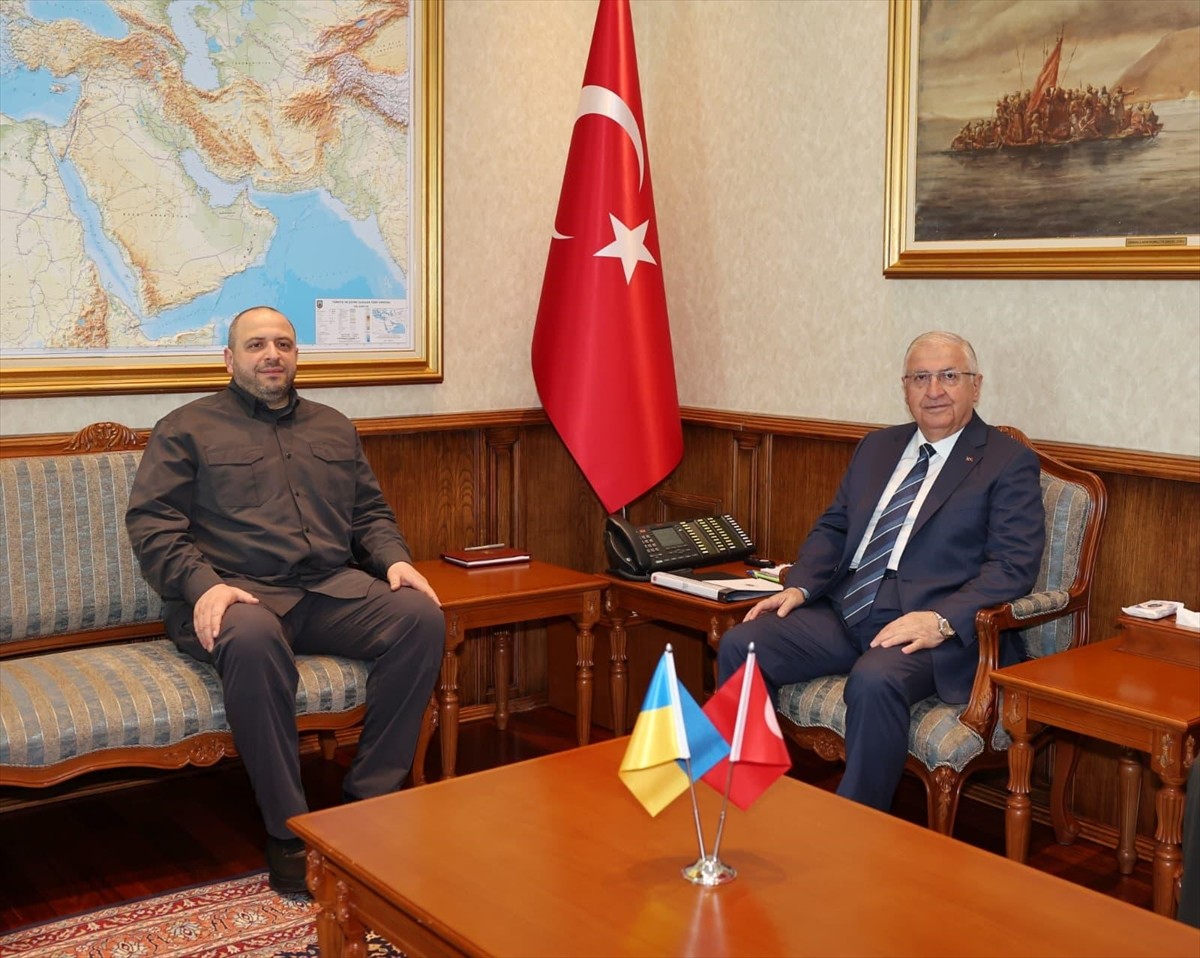 Milli Savunma Bakanı Yaşar Güler, Ukrayna Milli Güvenlik ve Savunma Konseyi Sekreteri Rüstem...