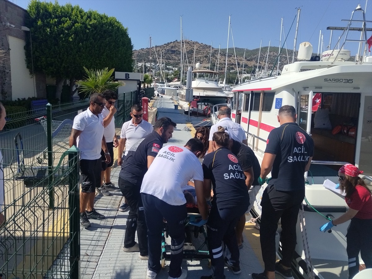 Muğla'da dalış sırasında vurgun yiyen dalgıç, İzmir'de tedaviye alındı.