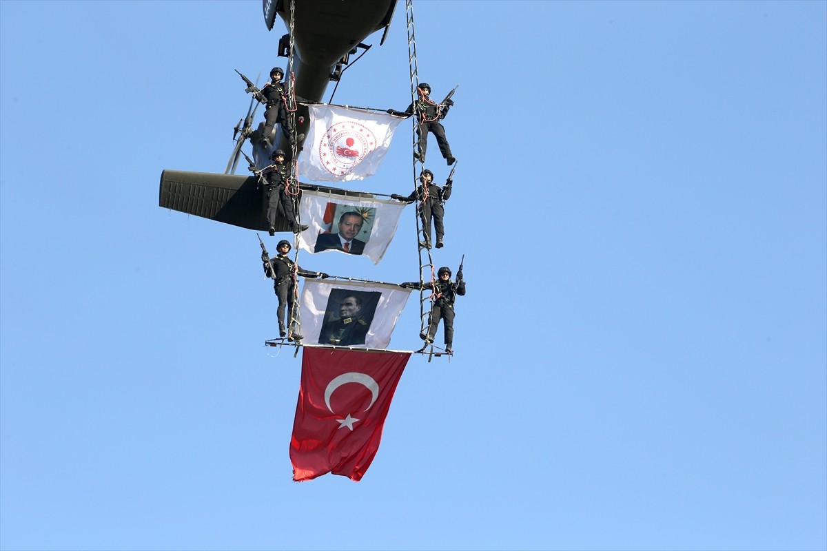 Muş'un Malazgirt ilçesinde, Malazgirt Zaferi'nin 954. yıl dönümü etkinliklerinde jandarma...