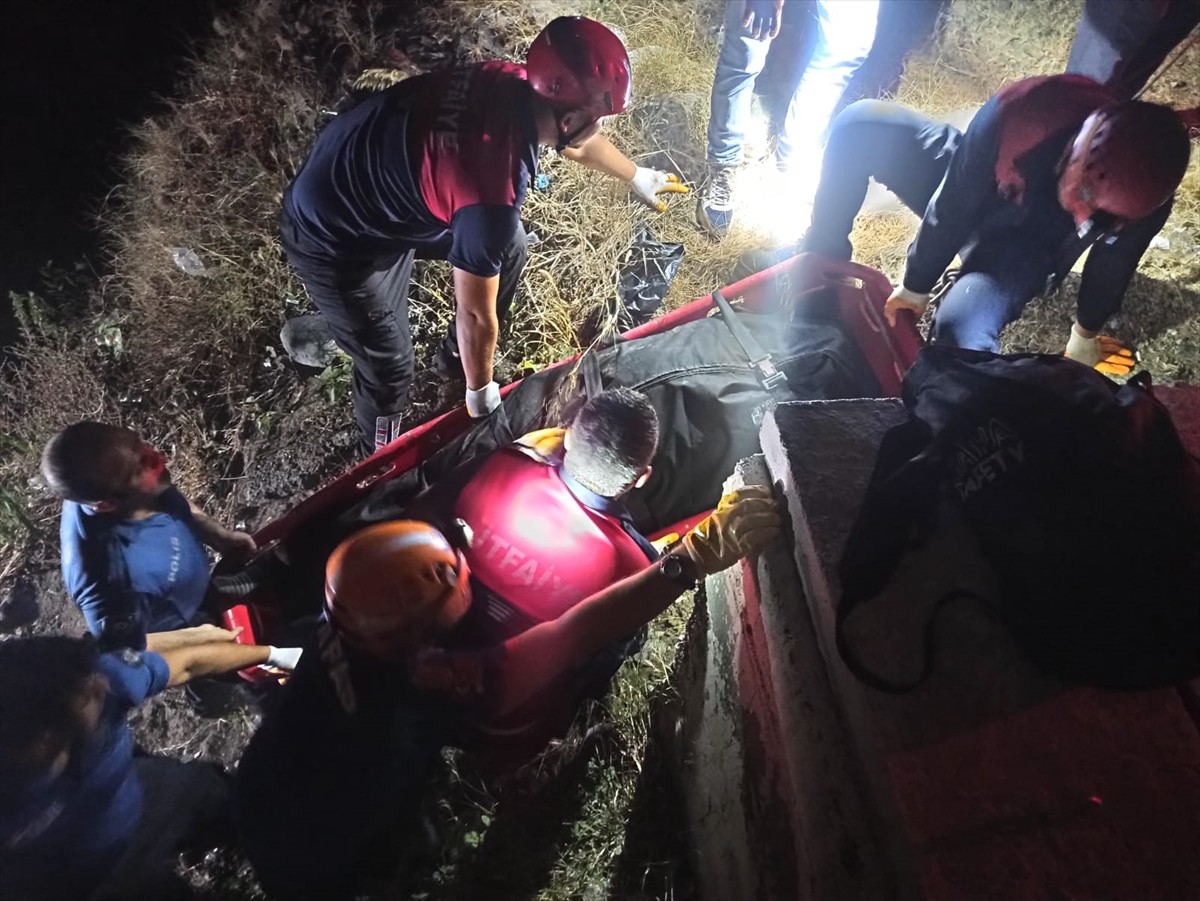 Osmaniye'de elektrikli bisikletin köprüden dereye düşmesi sonucu 1 kişi ölü, 1 kişi...