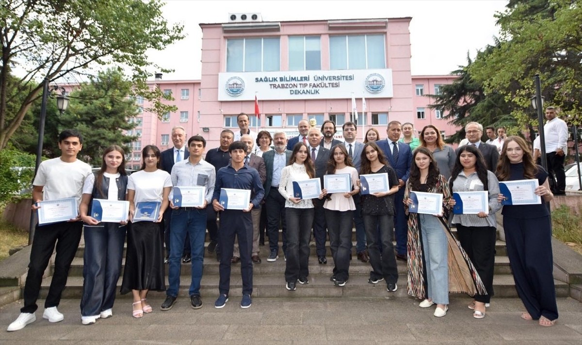 Sağlık Bilimleri Üniversitesinin Özbekistan'ın Buhara kentindeki İbn-i Sina Tıp Fakültesinde...