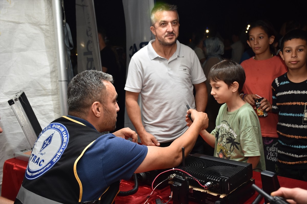 Sakarya'da, 17 Ağustos 1999 Marmara Depremi'nde hayatını kaybedenler için anma programı...