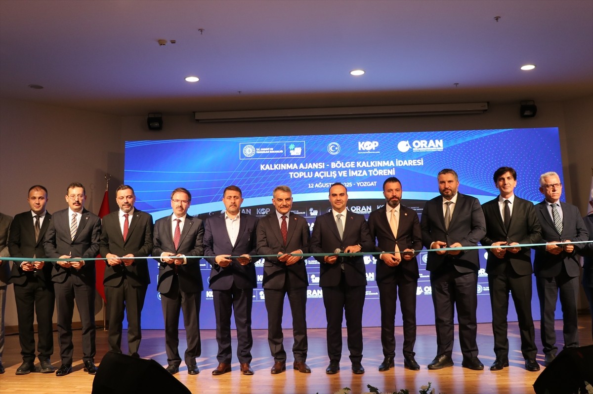 Sanayi ve Teknoloji Bakanı Mehmet Fatih Kacır, Yozgat'ta Kalkınma Ajansı ve Bölge Kalkınma İdaresi...