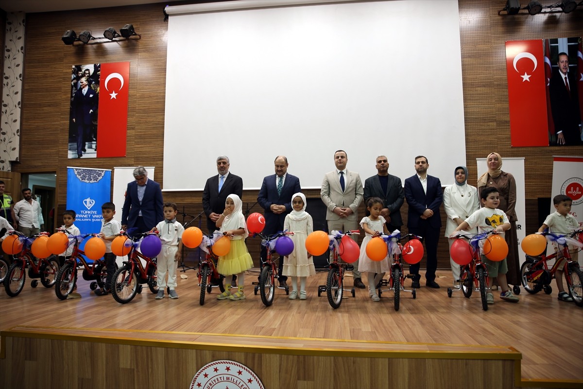 Şanlıurfa Büyükşehir Belediyesince, 4-6 yaş Kur'an kursunu tamamlayan 700 öğrenciye bisiklet...