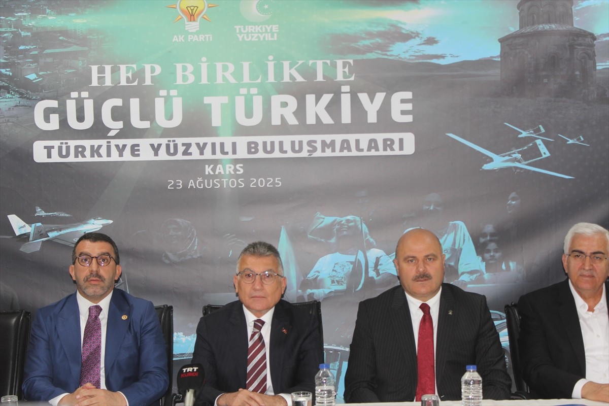 TBMM AK Parti Grup Başkanı Abdullah Güler, Kars'ta "Türkiye Yüzyılı Şehir Buluşmaları"na katıldı....