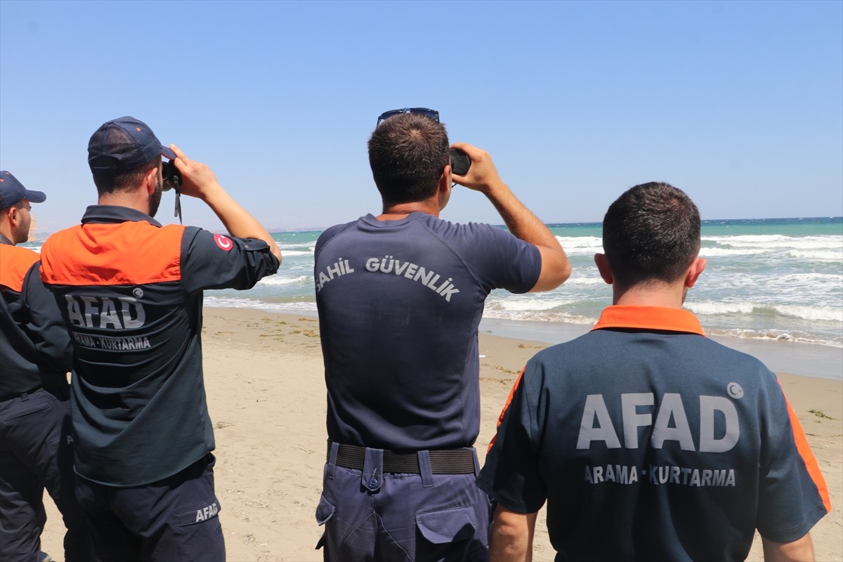  Tekirdağ'ın Süleymanpaşa ilçesinde denizde kaybolan kişiyi arama çalışmaları 3. gününde devam...