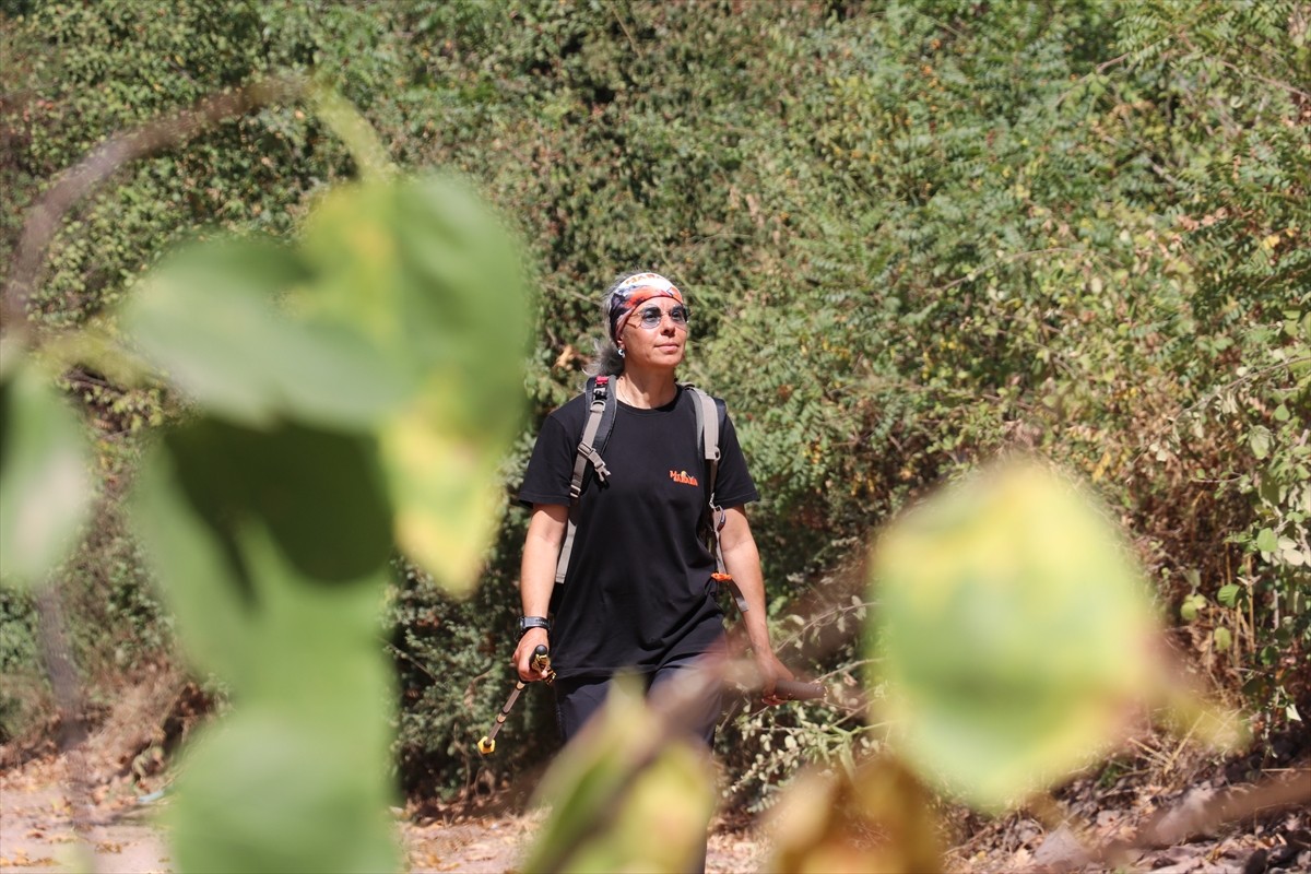 Tırmanışlarıyla "Kar Leoparı" ünvanını elde eden Esin Handal, K2 Dağı tırmanışının ardından...