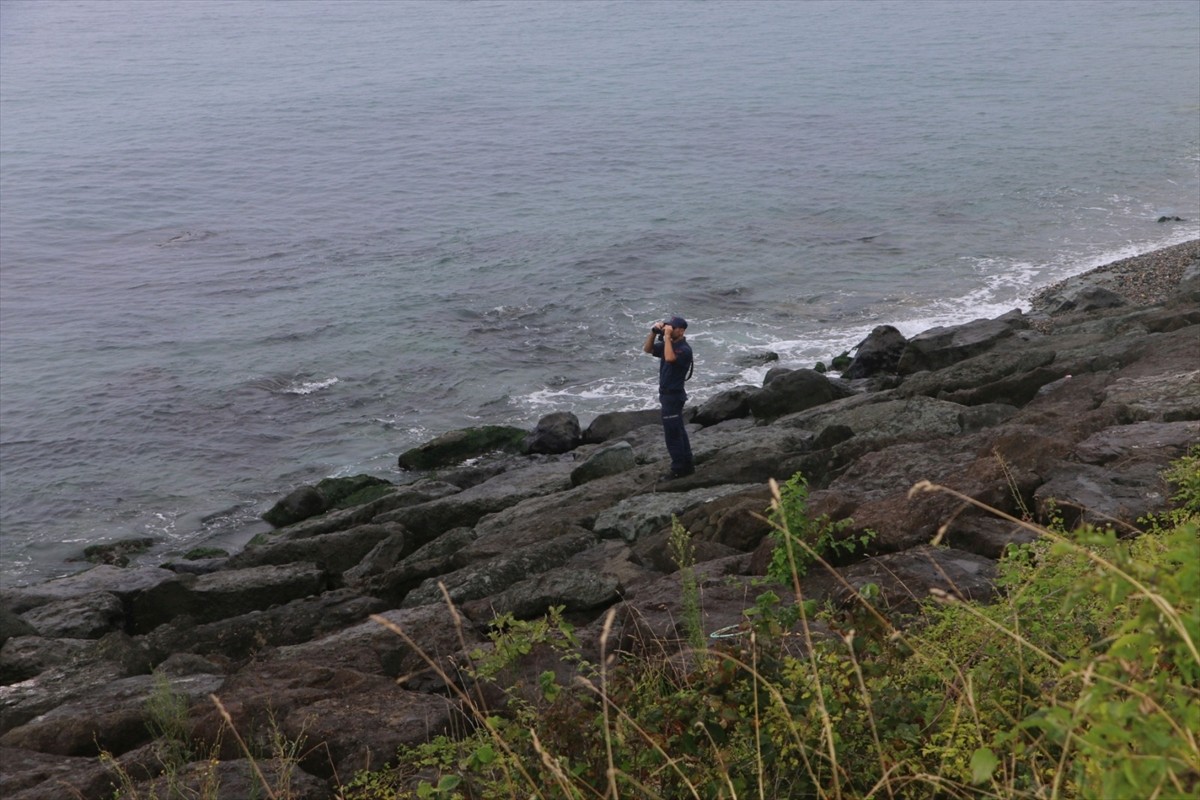 Trabzon'un Of ilçesinde denizde kaybolan çocuğun cansız bedenine ulaşıldı.