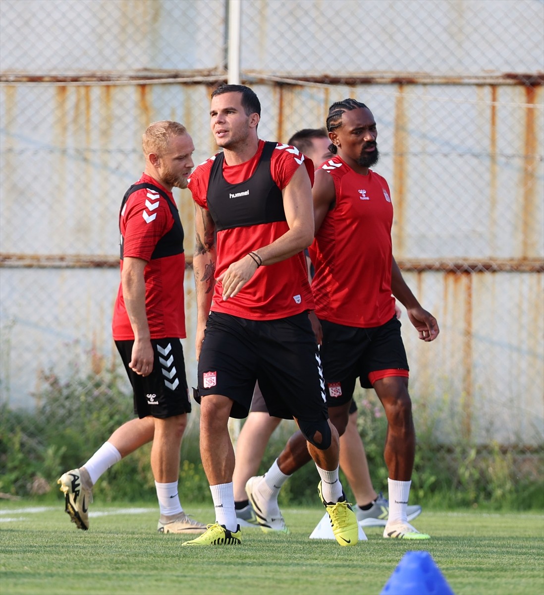 Trendyol 1. Lig ekiplerinden Sivasspor, ligin ilk haftasında deplasmanda Erzurumspor FK ile...