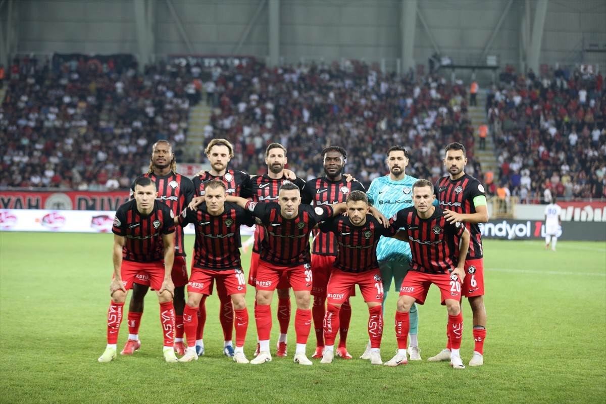 Trendyol 1. Lig’in 3. haftasında Arca Çorum FK ile SMS Grup Sarıyerspor, Çorum Şehir Stadı’nda...