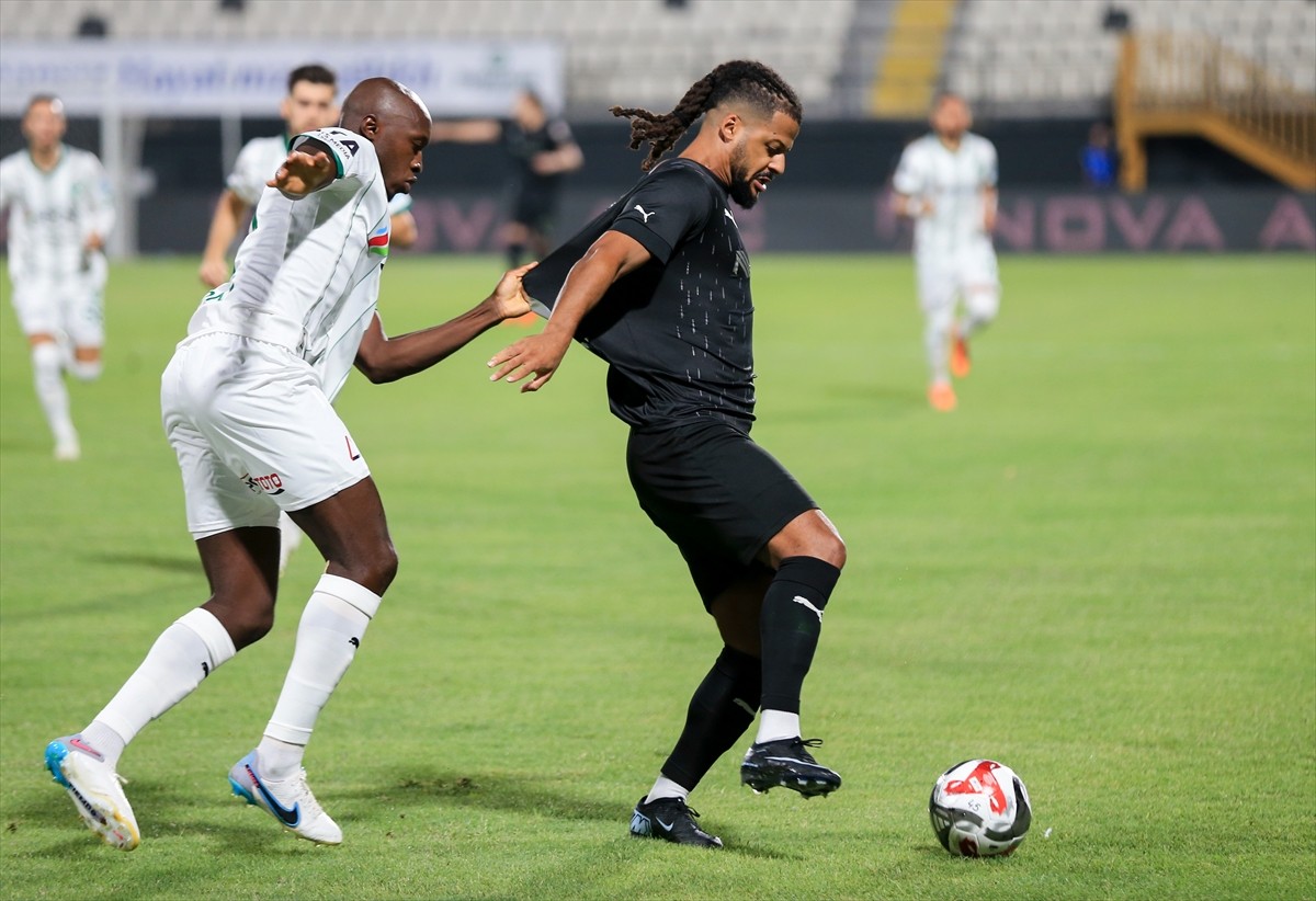 Trendyol 1. Lig’in 4. haftasında Manisa FK ile Alagöz Holding Iğdır FK, Manisa 19 Mayıs Stadı’nda...