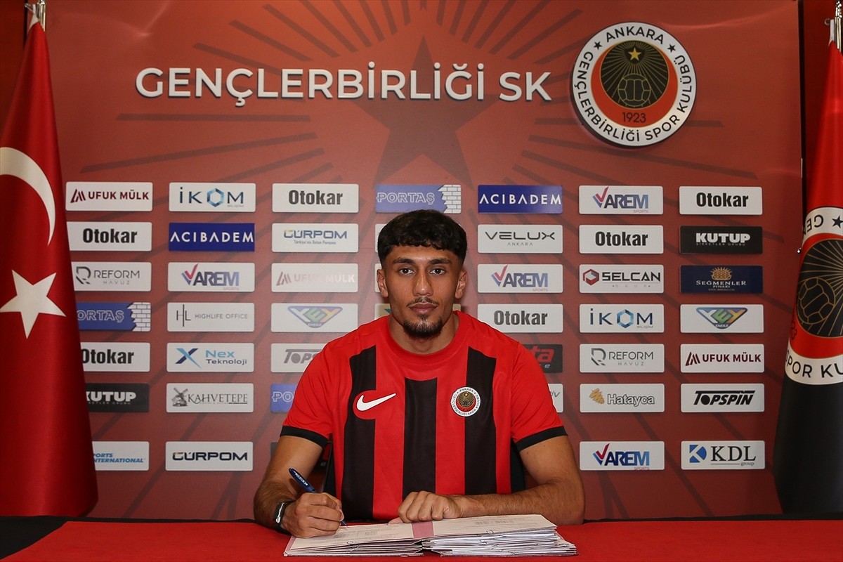 Trendyol Süper Lig ekiplerinden Gençlerbirliği, 22 yaşındaki gurbetçi futbolcu Dilhan Demir'i...