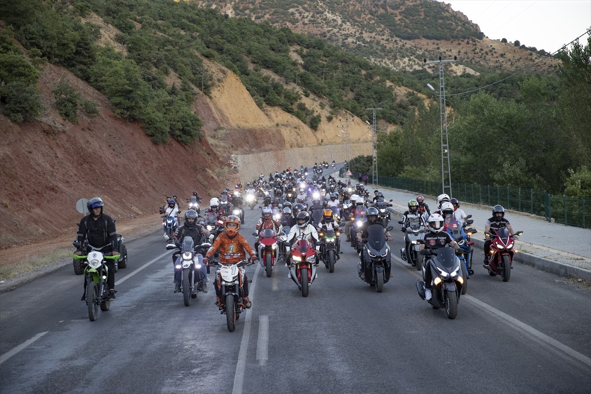 Tunceli'de, MamekiFest etkinlikleri kapsamında Munzur Vadisi Milli Parkı'nda motosiklet turu...