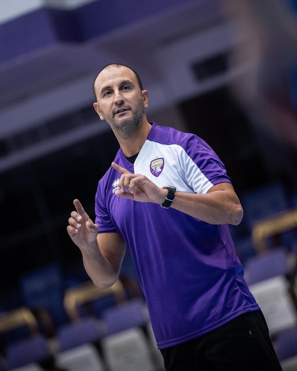 Türk başantrenör Taner Atik, Birleşik Arap Emirlikleri'nin (BAE) Al Ain Voleybol Kulübü ile...
