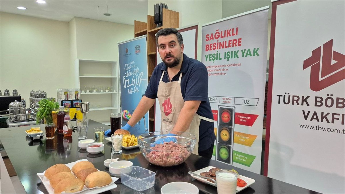 Türk Böbrek Vakfınca, sağlıklı pratik alternatiflerin nasıl yapıldığının uygulamalı olarak...