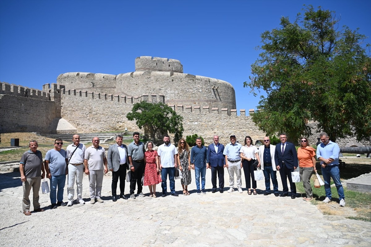 Türk Deniz Araştırmaları Vakfı (TÜDAV) tarafından yürütülen "TÜDAV MARU ile Piri Reis'in İzinde"...