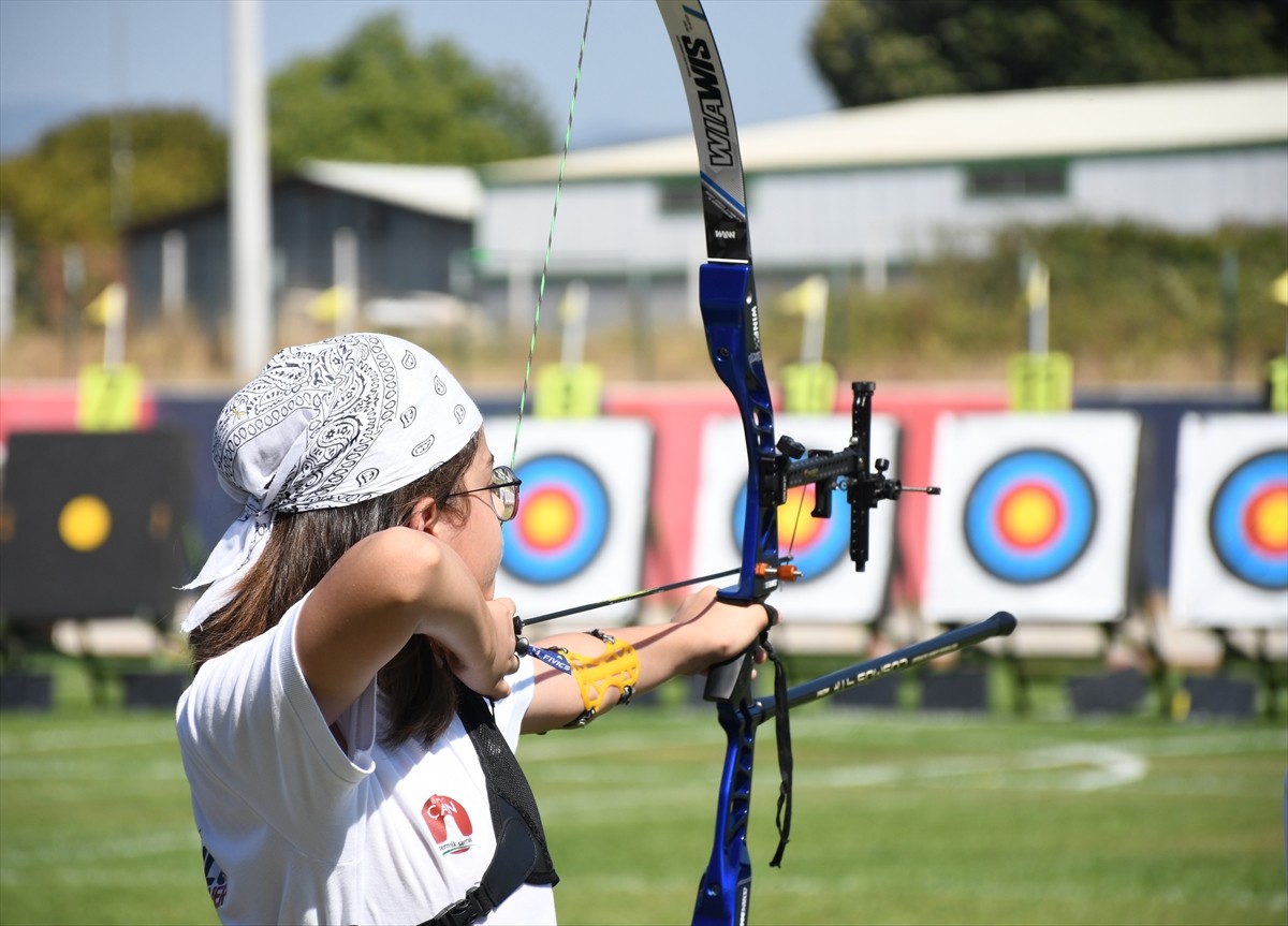 Türk okçuluğu için yeni bir dönüm noktası olarak görülen Türkiye U15 Okçuluk Ligi'nde olimpiyat...