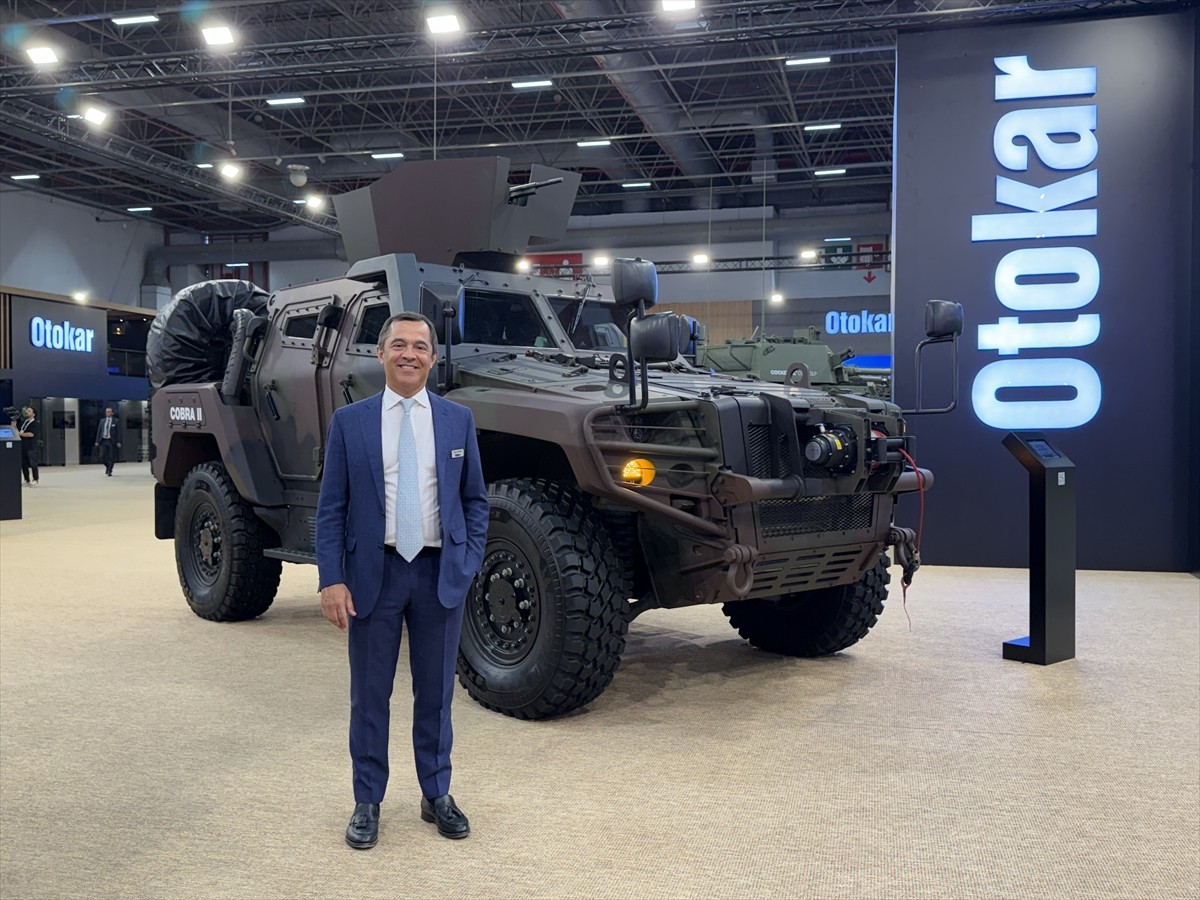 Türkiye'nin tek kalemdeki en büyük zırhlı kara aracı ihracatı sözleşmesi kapsamında, Sakarya'da...